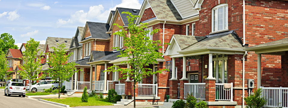 construction-de-maison-de-ville-en-rangee-a-montreal